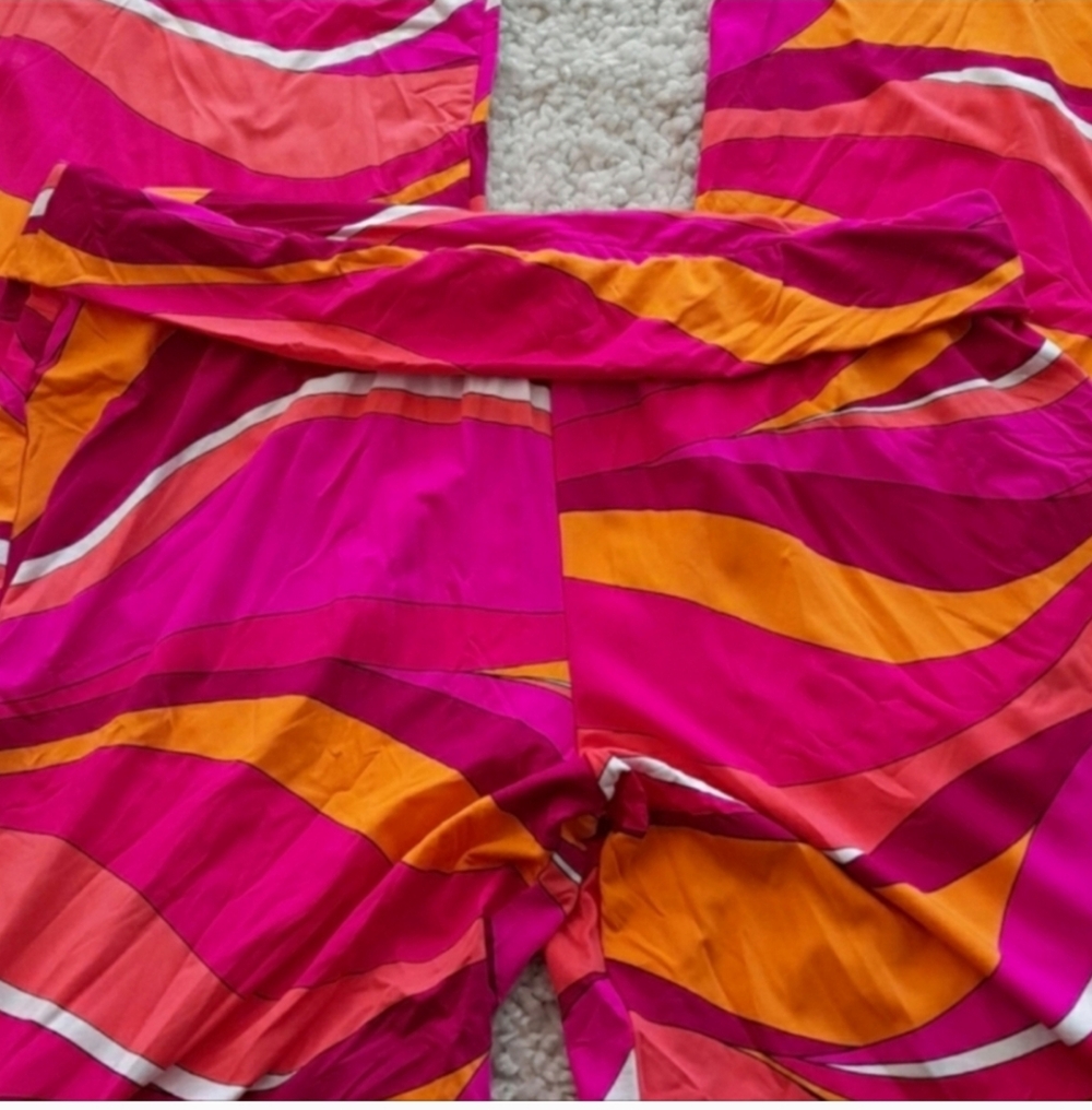 NEW TRINA TURK Vivid Vista Spa And Swim Collection SIZE LARGE - Picture 7 of 10